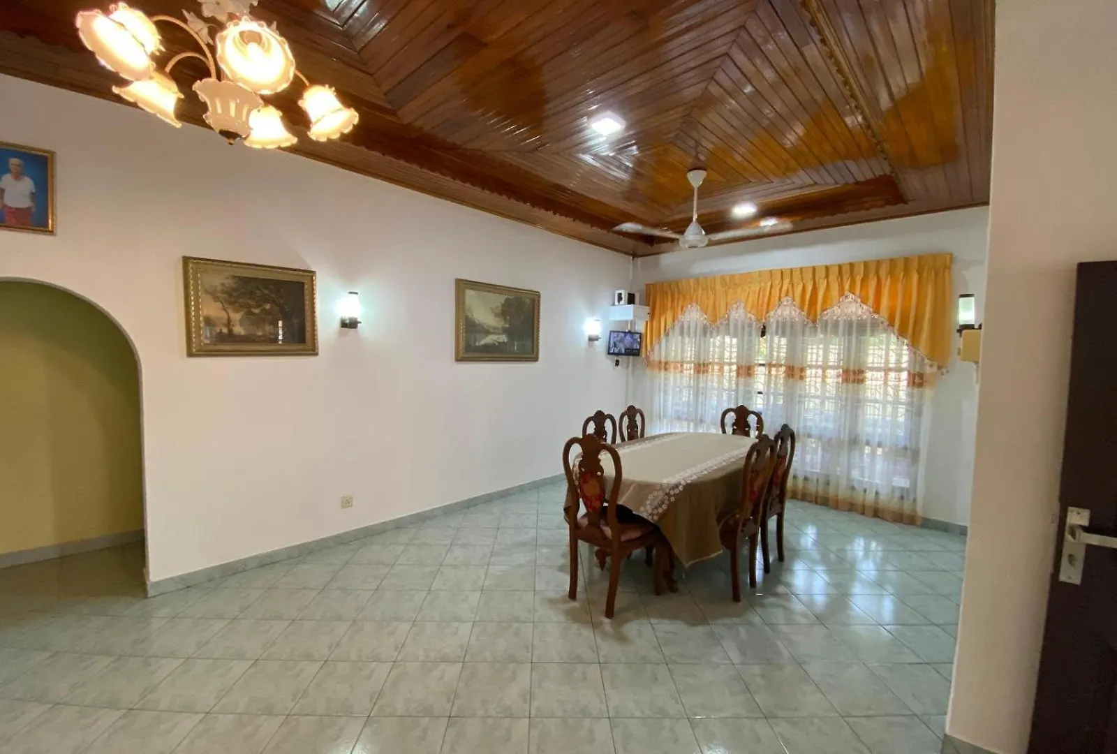 Villa Mystical Rose Negombo 0*,  Sri Lanka
